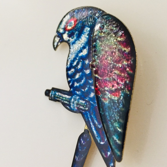 Vintage Parrot Brass Frame Pin Glitter Resin Feather Bird paradise Lapel Brooch - Picture 2 of 7